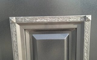 элементы оформления металлобагета для входной двери со стеклом