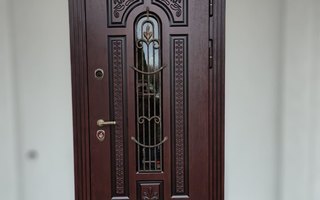 стальная дверь в коттедж с ковкой и стеклом, одностворчатая модель ДКТЖ-47 - общий вид